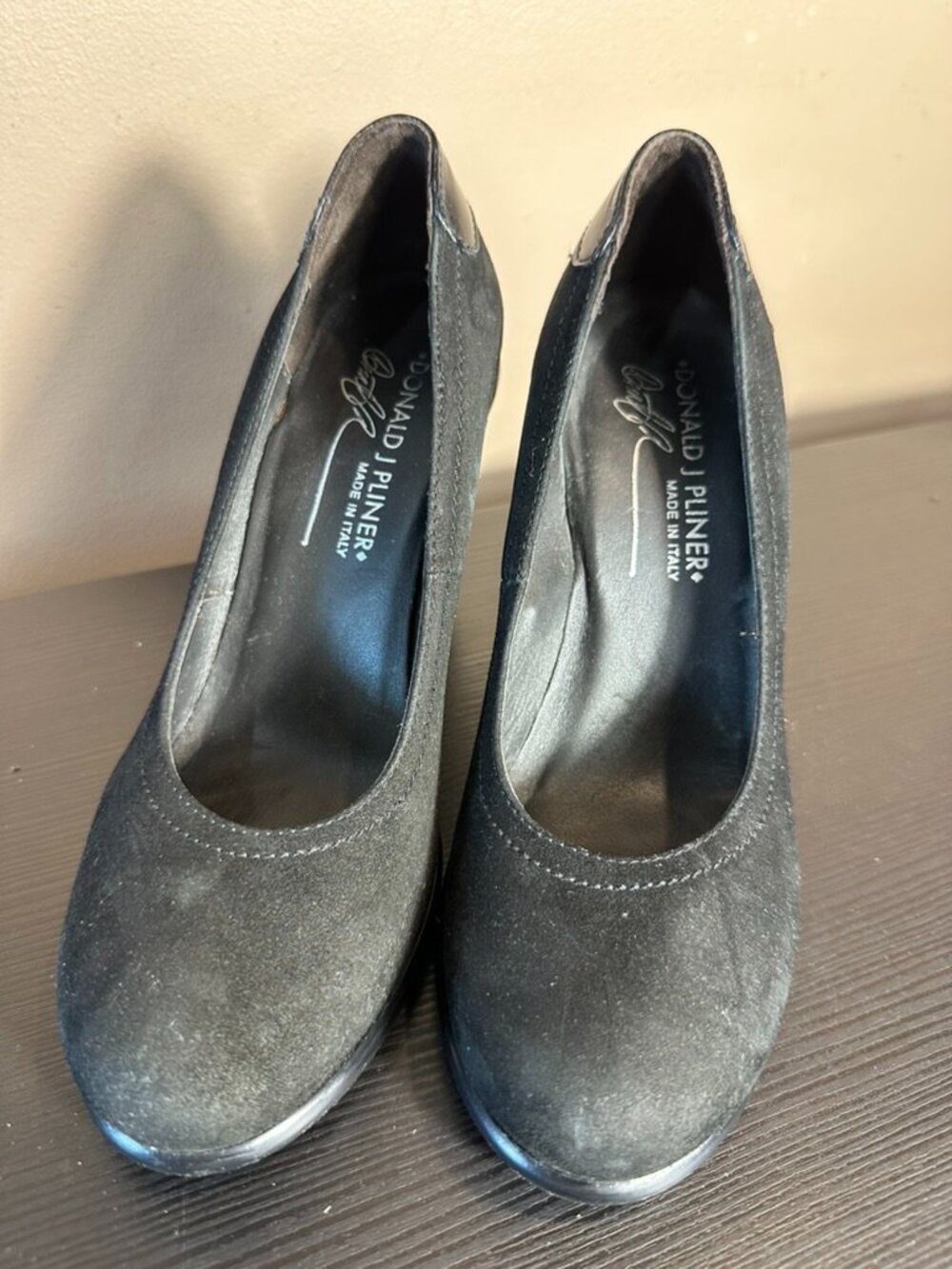 Donald J. Pliner Black Suede Round Toe Pumps Women's US 5.5